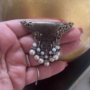 Elegant pearl brooch